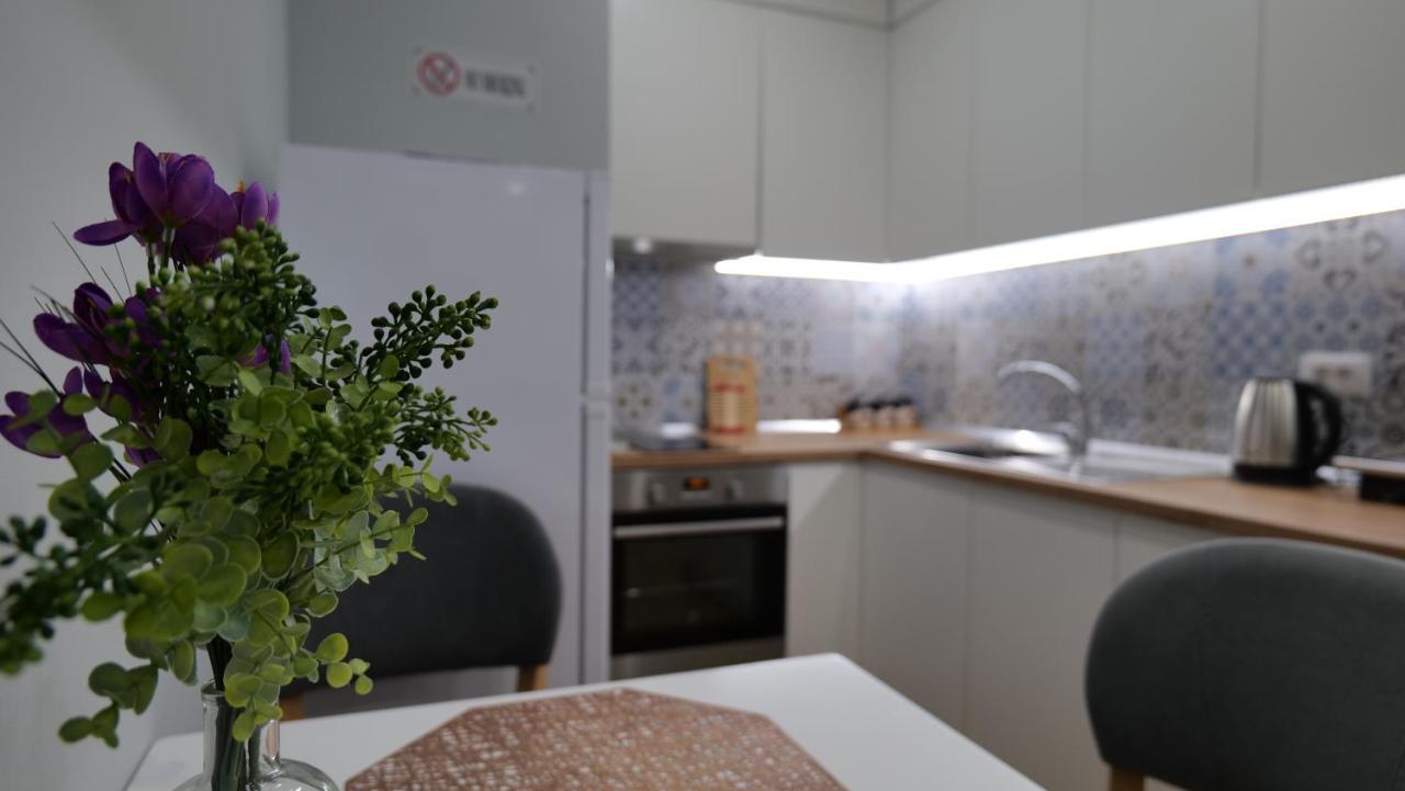 Kristi Apartments 02 Тирана Екстер'єр фото