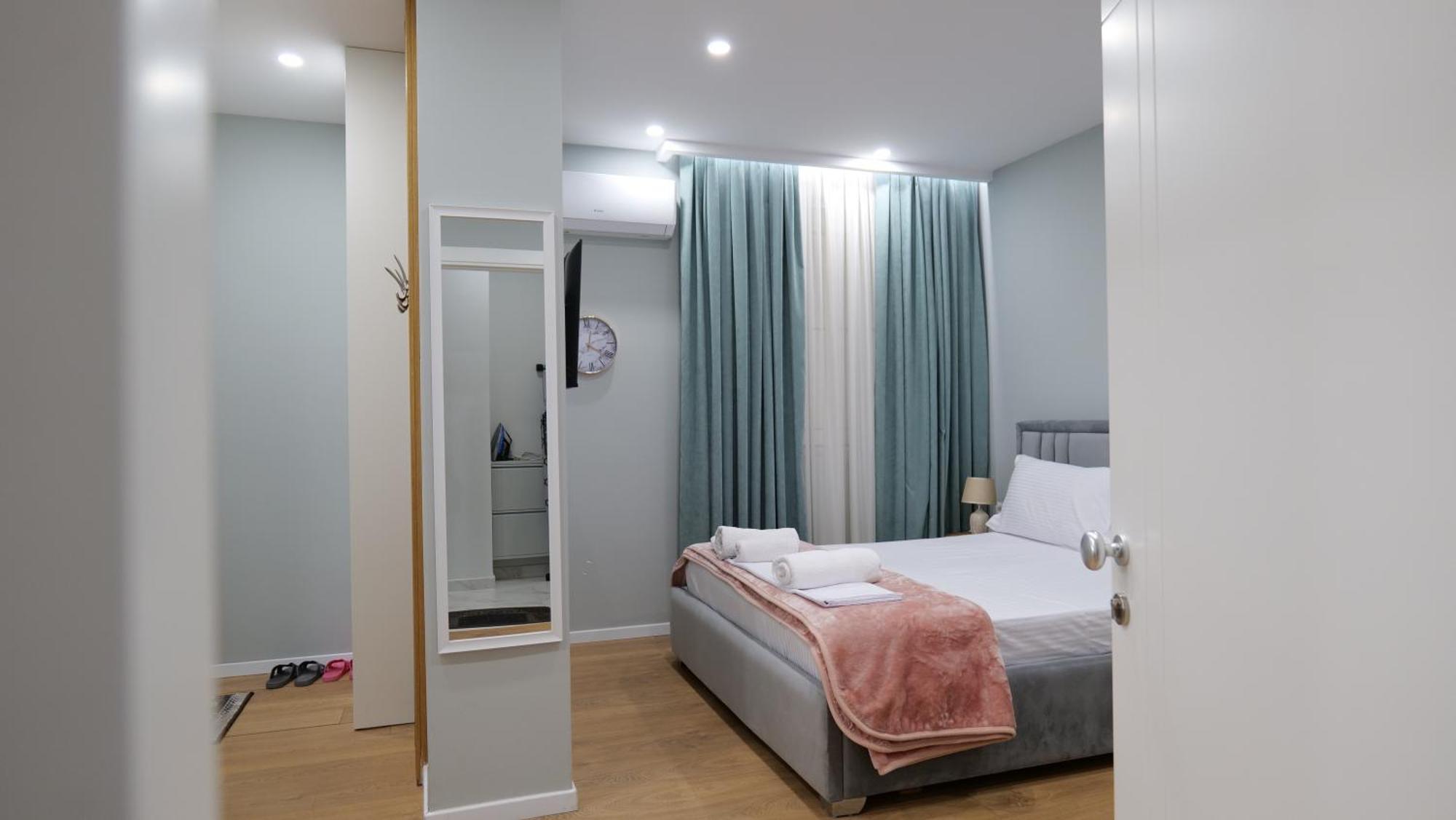 Kristi Apartments 02 Тирана Екстер'єр фото